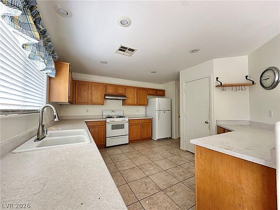 5th image of 11111 Verismo St