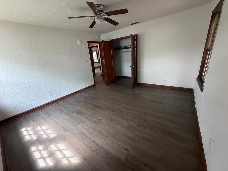 228 NW 4th Ave — Photo 17