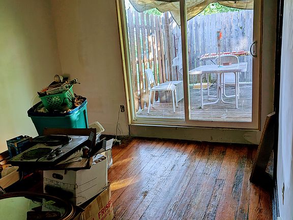 Dining/ TV Room