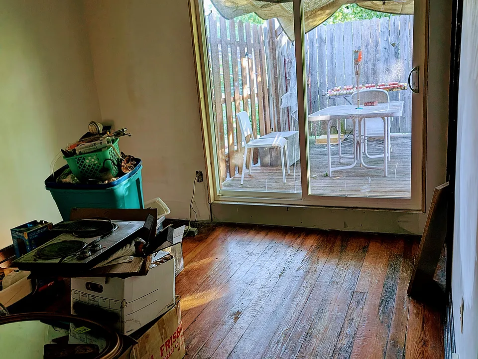Dining/ TV Room