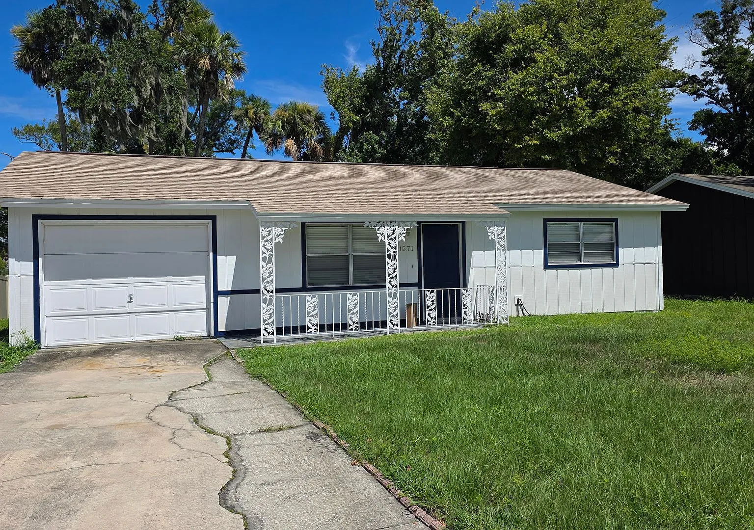 2 Bedroom 1 Bath Single Family Home — Photo 1
