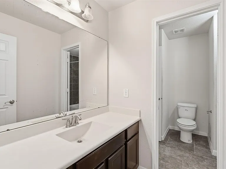 5035 Crystal Bluff Ct — Photo 15