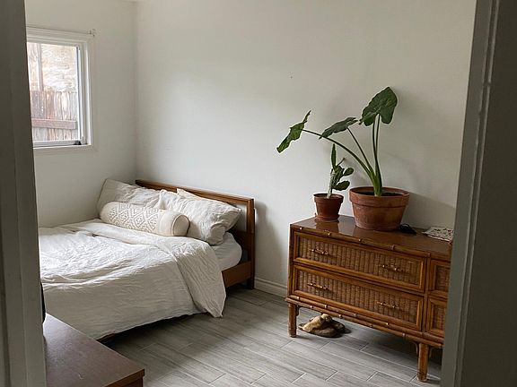 4th image of 3345 Porter Ln