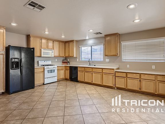 5th image of 8383 Golden Amber St
