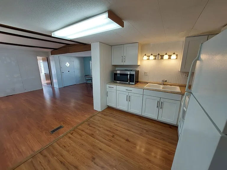 2929 Saralake Dr S — Photo 11