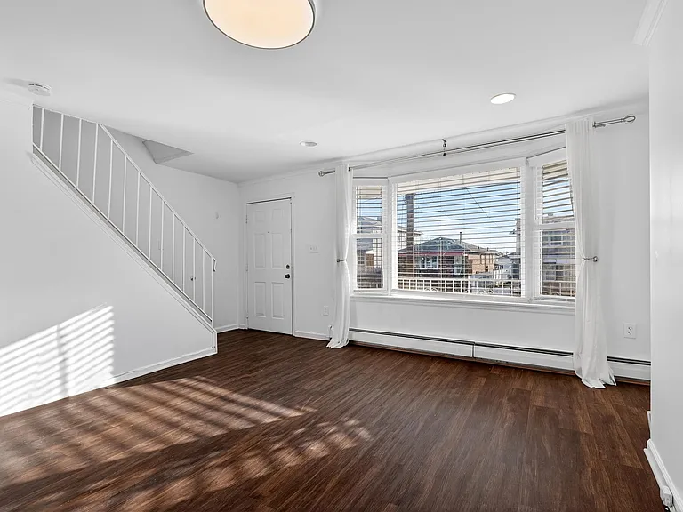 104 McAdoo Ave — Photo 14