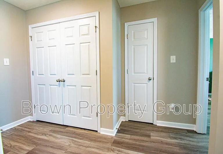 4918 Yorkchester Dr — Photo 24