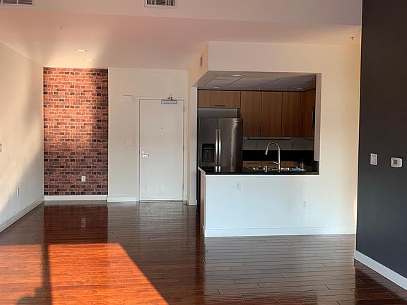 4th image of 88 Bush St Unit 4136
