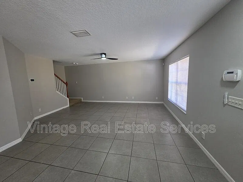 3 bed, 2.5 bath, 1408 sqft, $1,950 — Photo 4