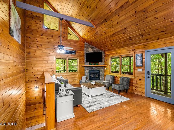 4th image of 2633 Whipoorwill Hill Way