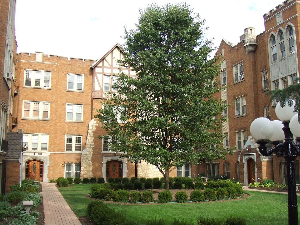 1st image of 10939 S Longwood Dr #3