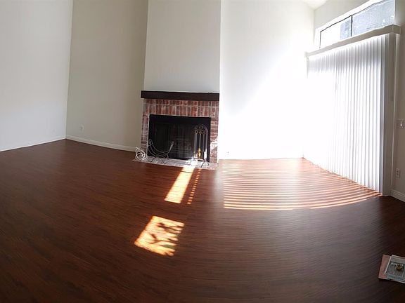 5th image of 8487 Village Ln