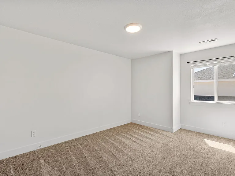 917 N 100 W — Photo 1