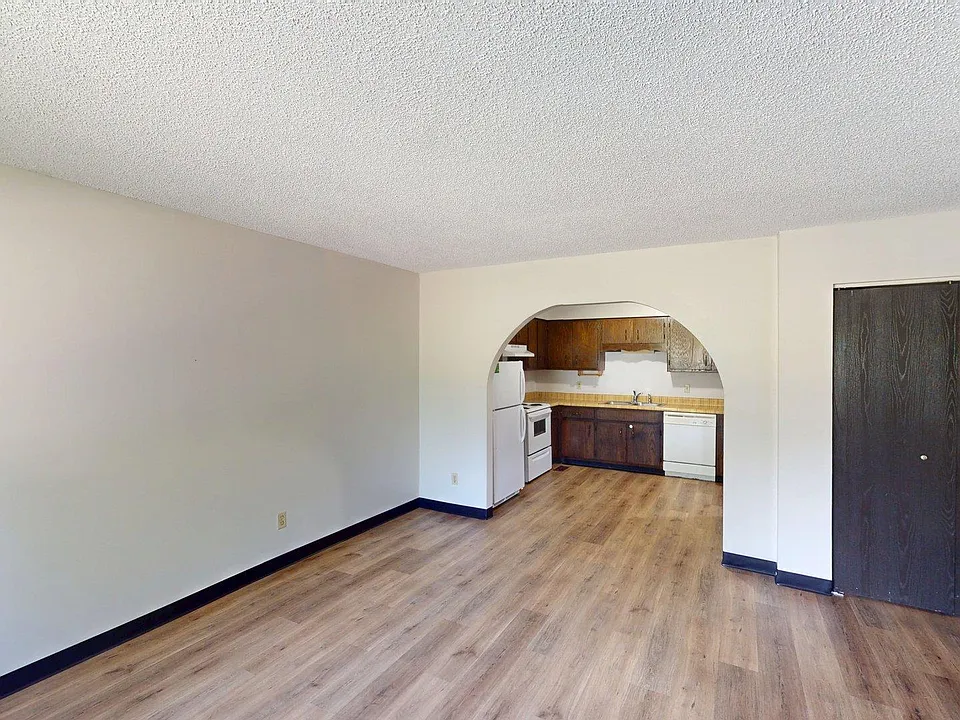 1562 Dogwood Dr