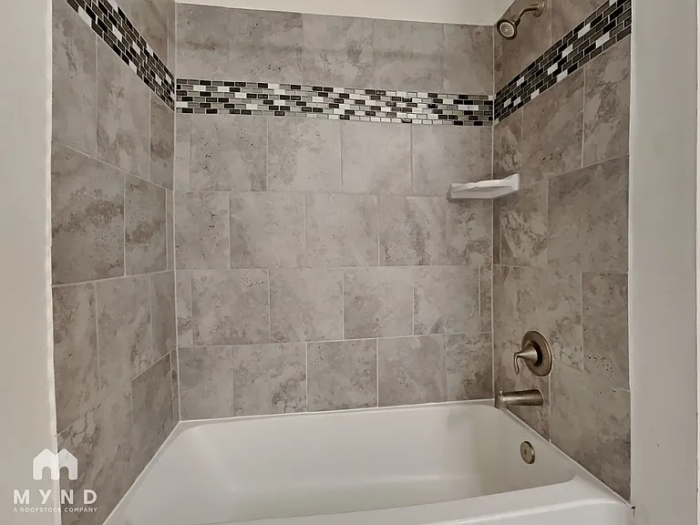 1706 Claire Creek Ct — Photo 17