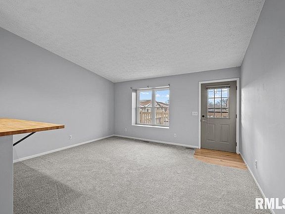 3rd image of 4015 Lillie Ave APT 106