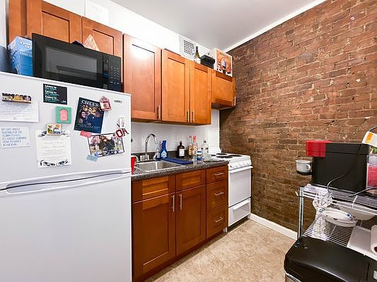 4th image of 240 W 20th St APT 1B