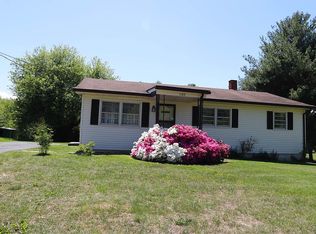 1589 Mud Pike Rd, Christiansburg, VA 24073