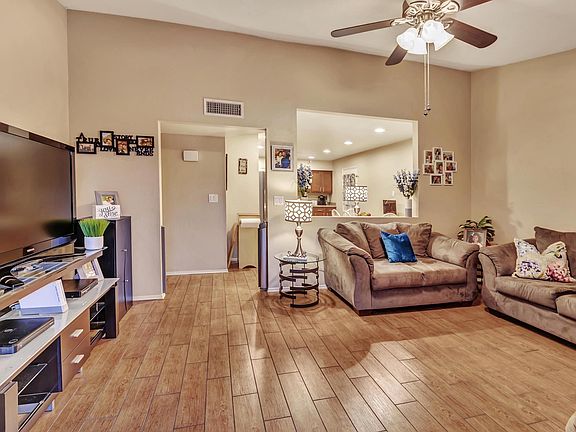 3rd image of 2221 E Catalina Ave