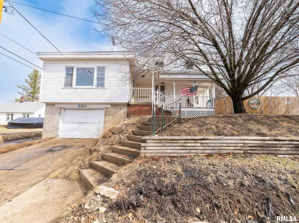 1101 Ann Eliza St, Pekin, IL 61554