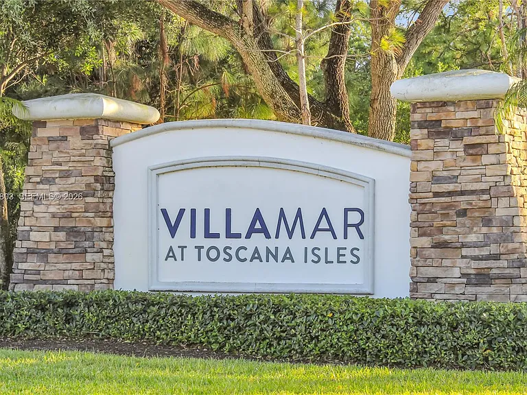 7314 Estero Dr — Photo 35