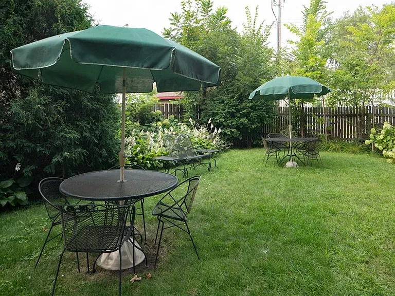 Gold Crest Apartments — Photo 11