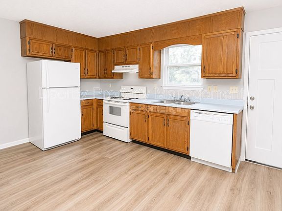 4th image of 7808 Holiday Hills Cir #A