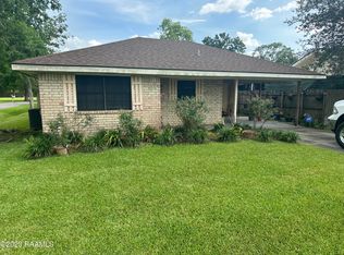 111 Burrow Dr, Scott, LA 70583