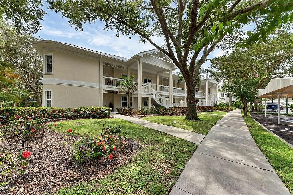 3 bed, 3.0 bath, 1439 sqft, $4,900 — Photo 1