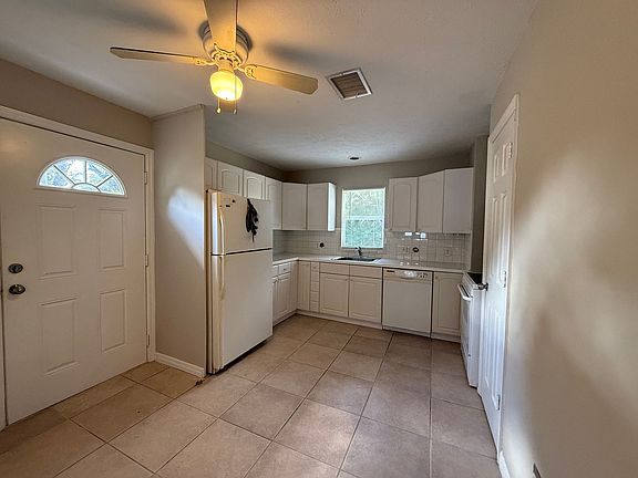 4th image of 960 NE Key Dr