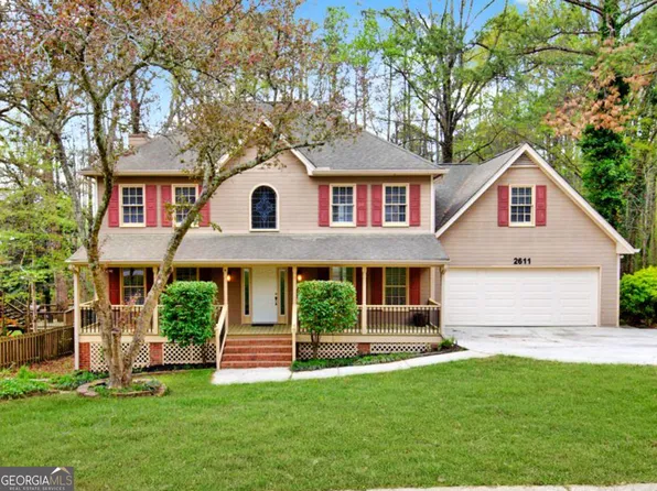 2611 Rock Point Ln, Snellville, GA 30039