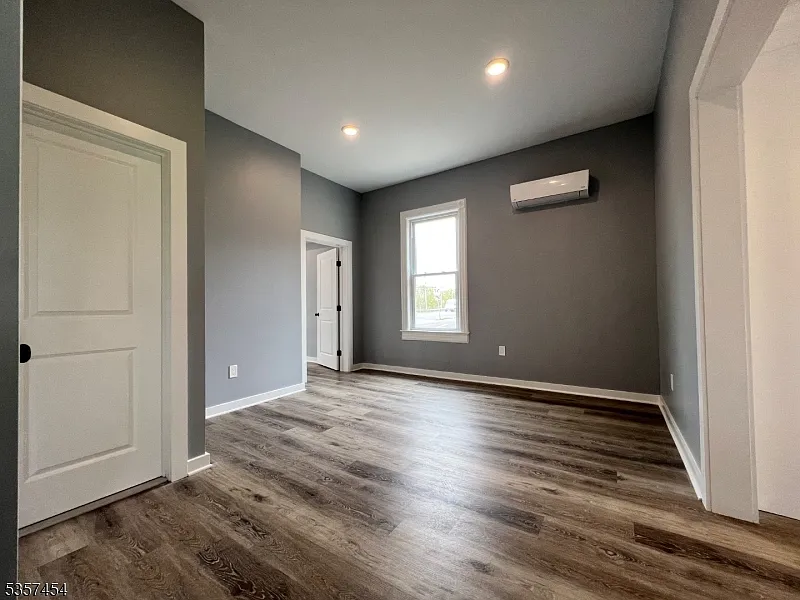 1 bed, 1.0 bath, $1,900 — Photo 3