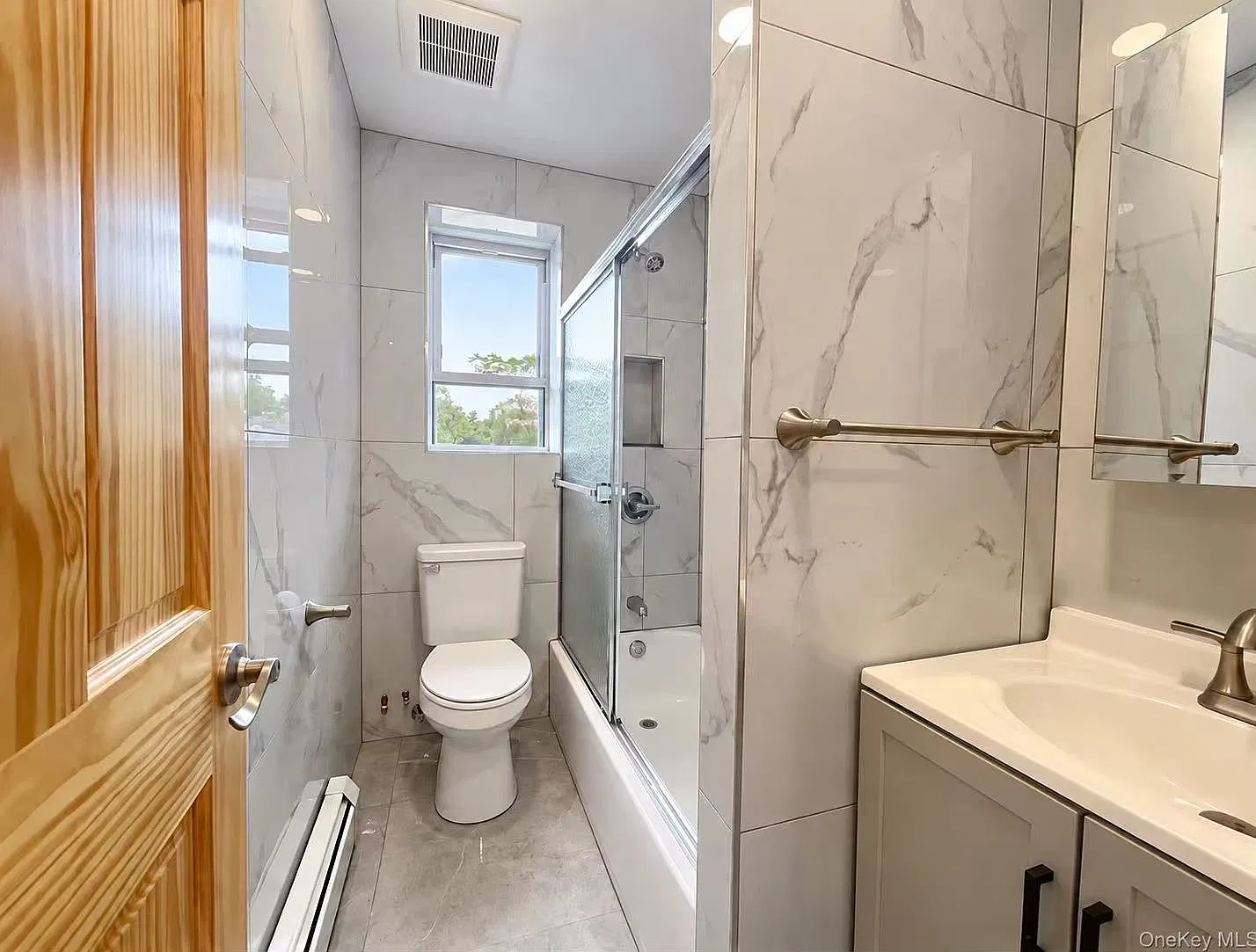 1006 Jericho Tpke — Photo 2