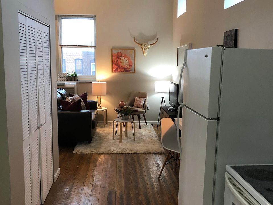 Closet/Into Front room