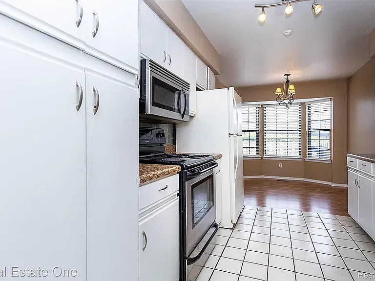 1891 Vine Way Dr #33 — Photo 14