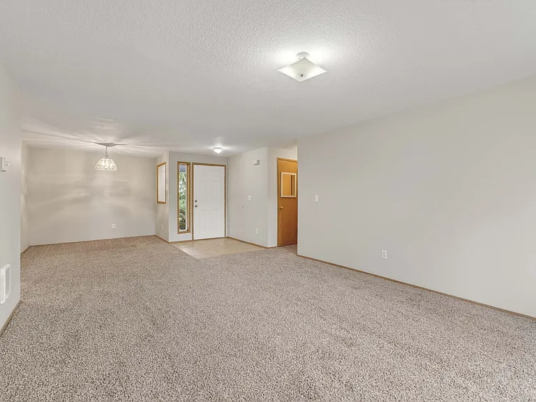 17005 NE 21st St — Photo 6