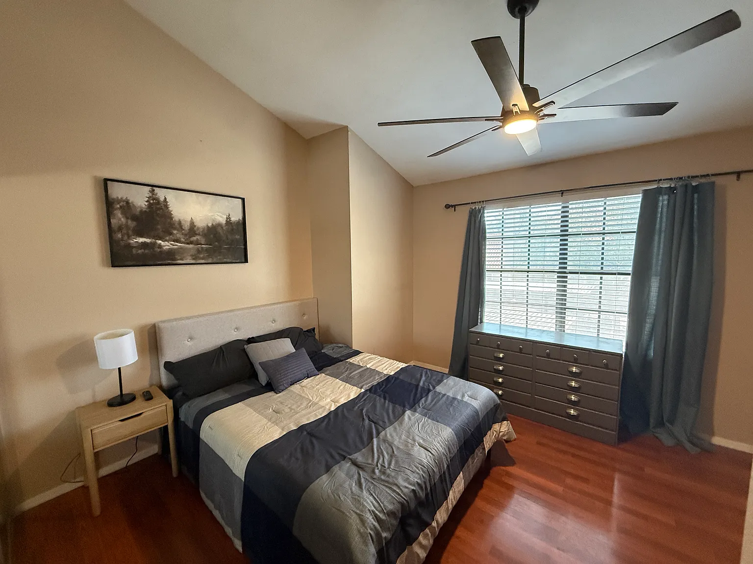2 bed, 1046 sqft, $1,100 — Photo 1