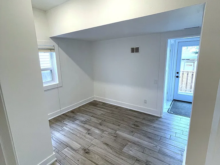 293 Euclid Ave #202 — Photo 3