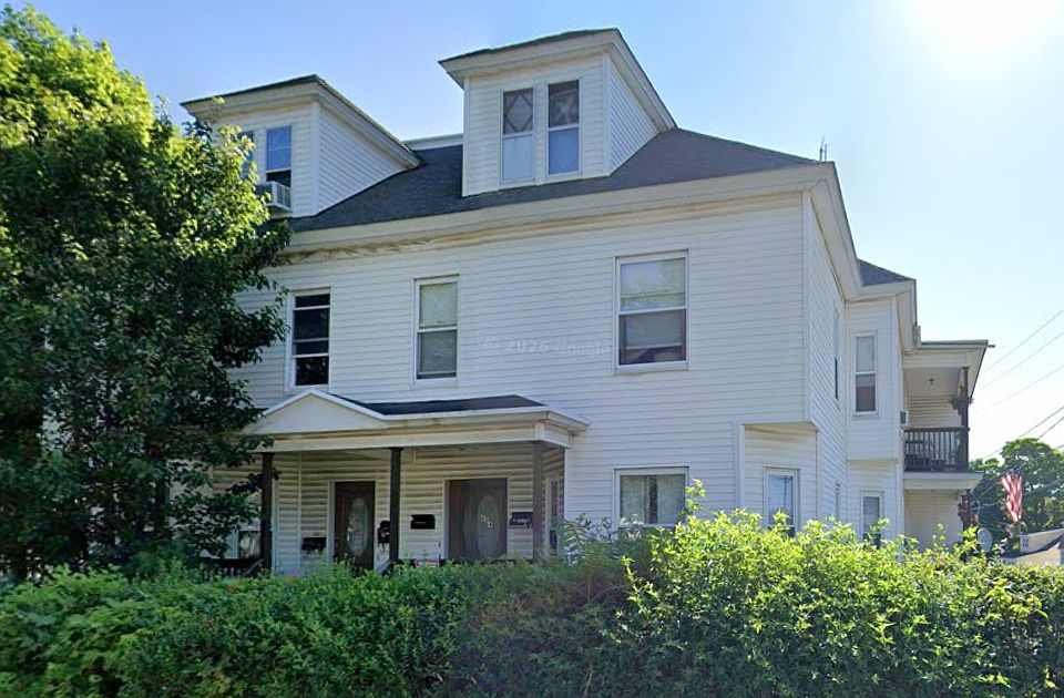 1st image of 682 Chelmsford St Floor 1