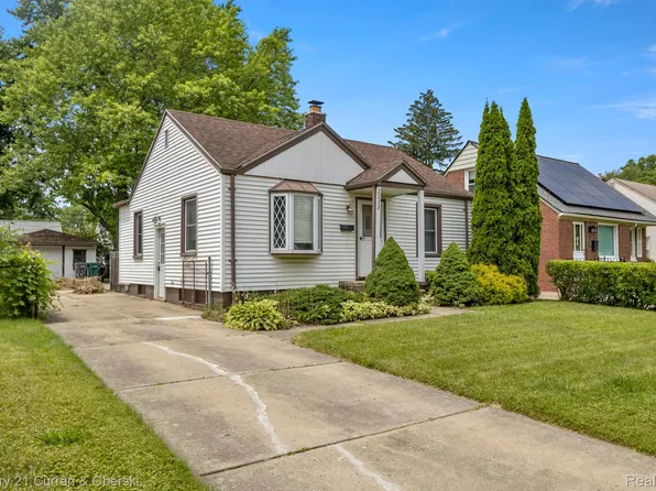 2828 Geneva St, Dearborn, MI 48124