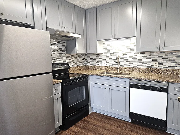 New Kitchen Slow-Close Cabinets and Granite Counter Top