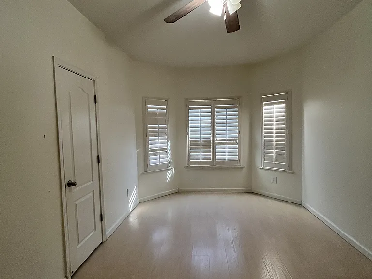 2142 N Arbor Ave — Photo 7
