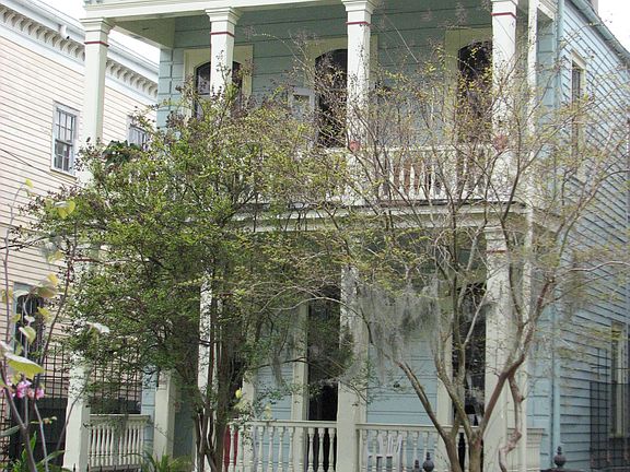 2nd image of 1322 Esplanade Ave.