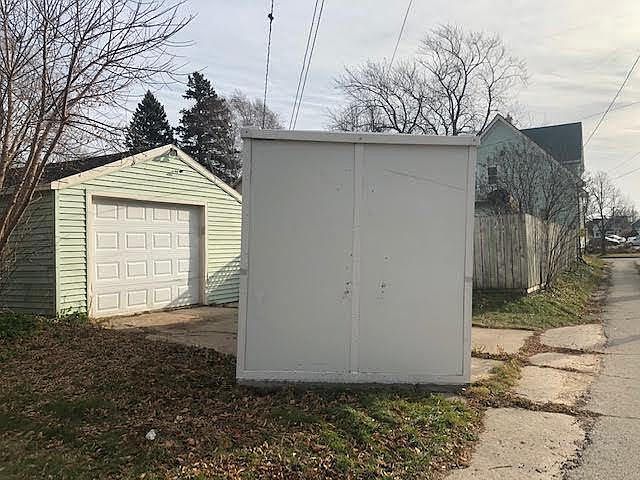 2nd image of 1016 Broadway Ave