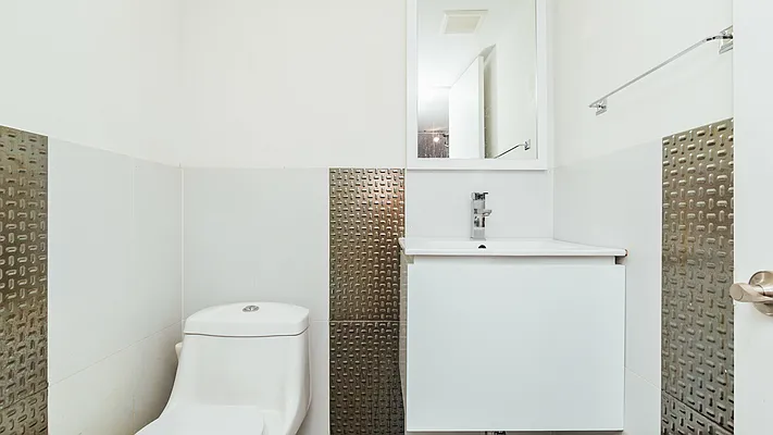 Rented by Nooklyn NYC LLC | media 33