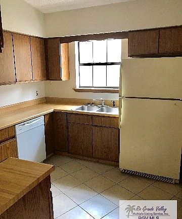 4th image of 2625 Hunter Dr