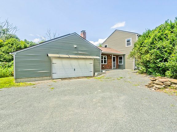 3rd image of 184 Pitcher St