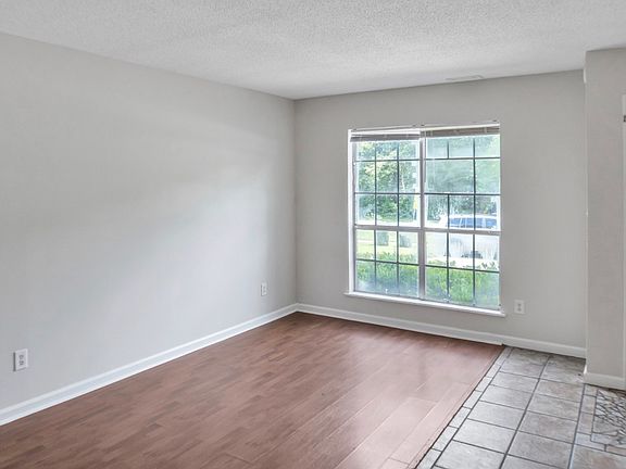 3rd image of 1212 Boone Hill Rd APT C
