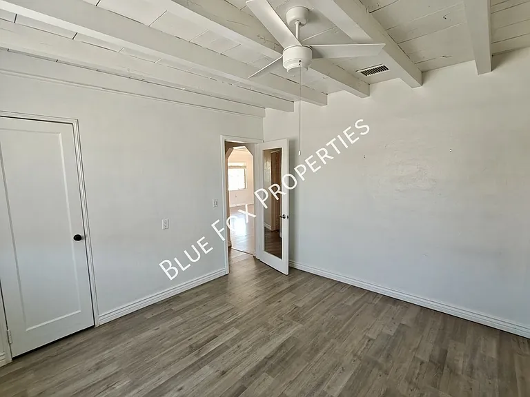 2233 N Isabel Blvd — Photo 26
