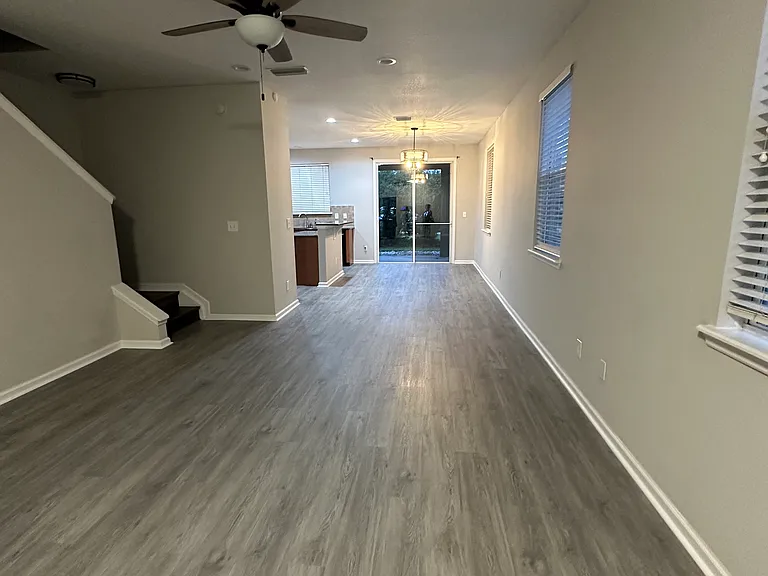 2307 Sunset Bluff Dr — Photo 2